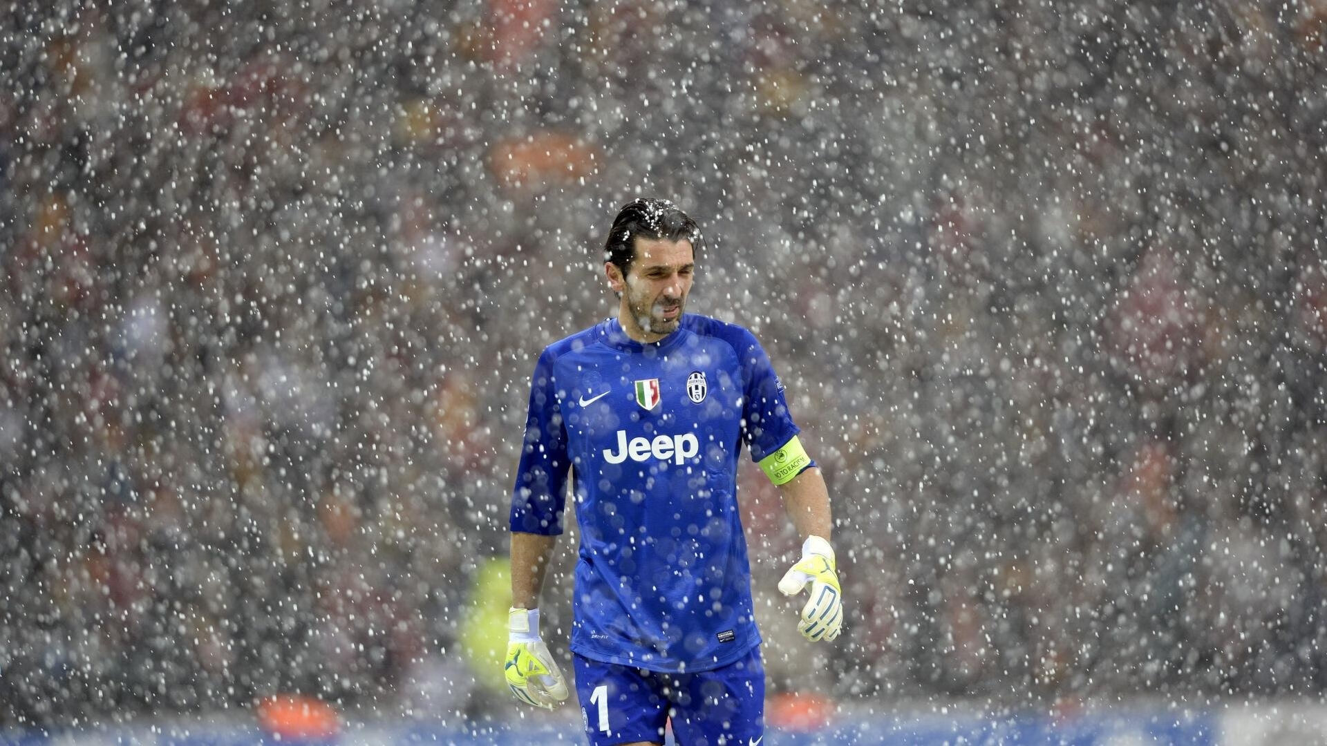 英超球员体能训练新趋势，英超训练足球