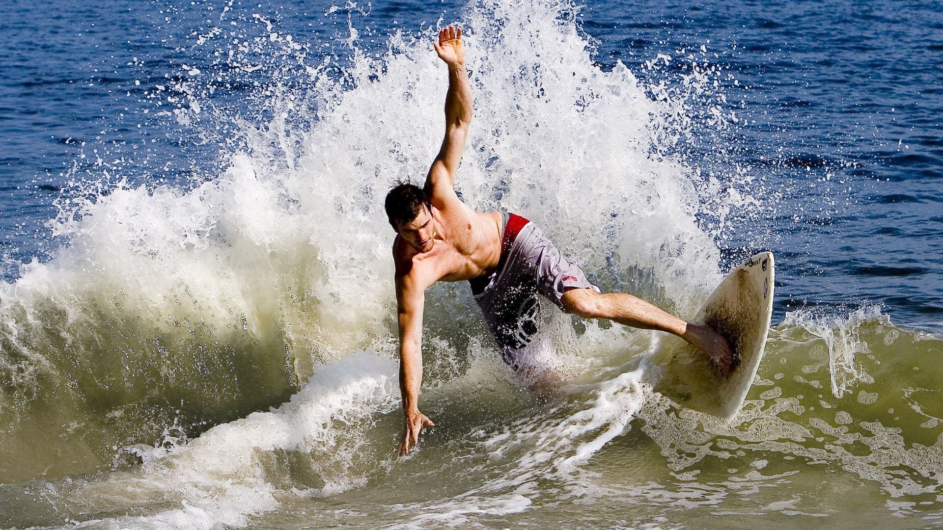 陈佳50米蝶泳突破自我极限，50米蝶泳全国纪录